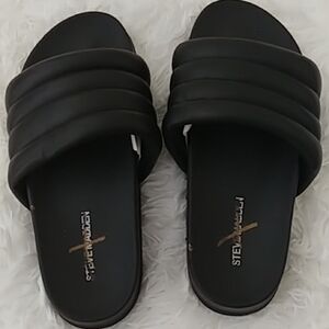 Steve Madden Black Canny Quilted Slide Sandals. Women's Size 8M. NWOT